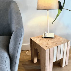 Table de chevet en bois